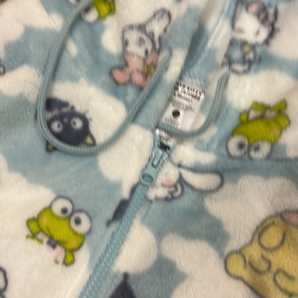 Hello kitty sanrio new without tag fleece jacket size medium - Picture 3 of 4
